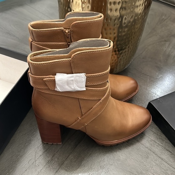 NATURALIZER Lyra Lug Sole Booties - Picture 4 of 13